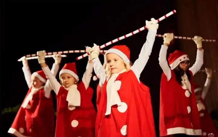 Weihnachtstanz – Europa-Show-Tanzgarde