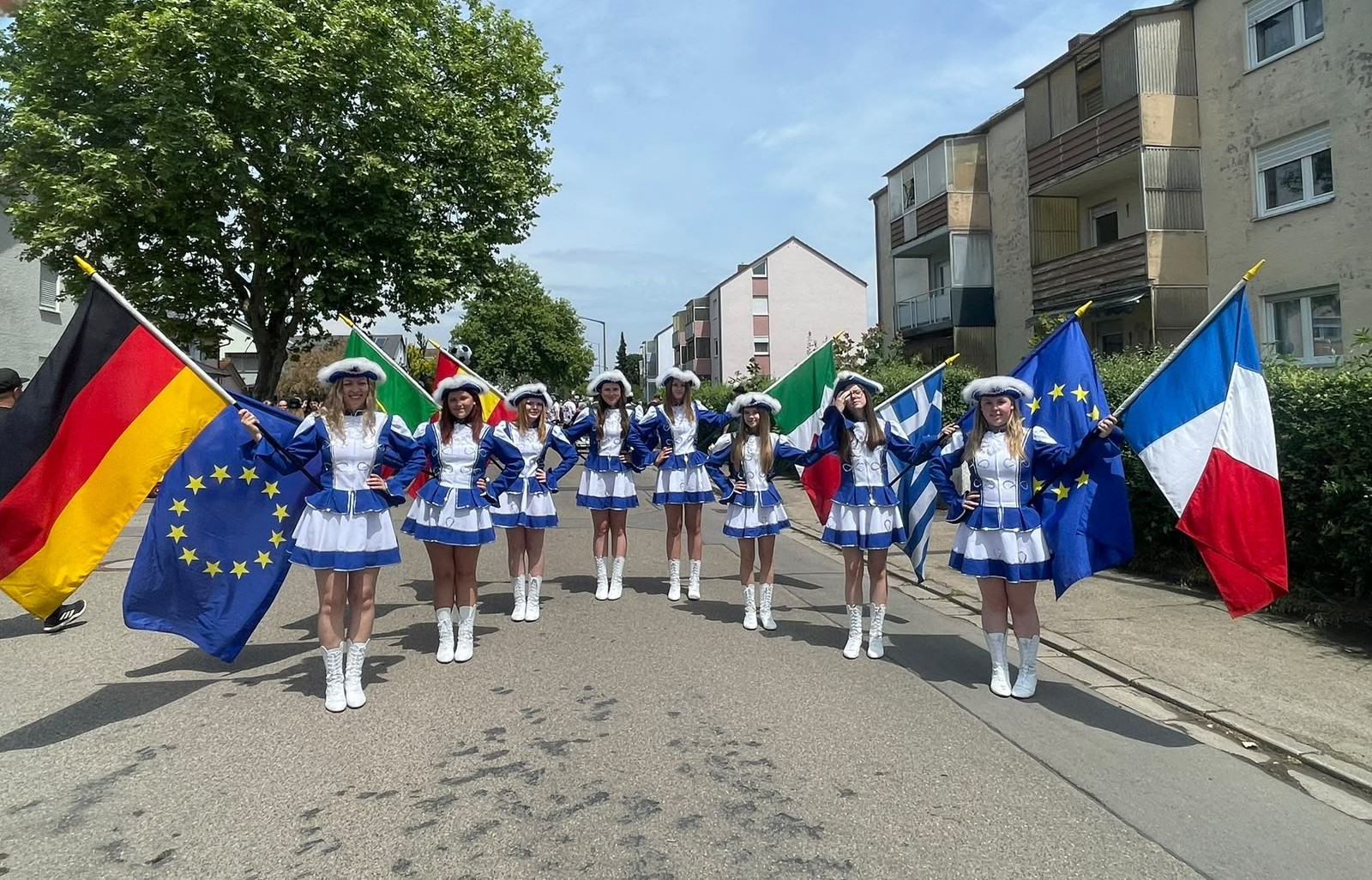 Die Jugendgarde beim Trüdinger Volksfestumzug.